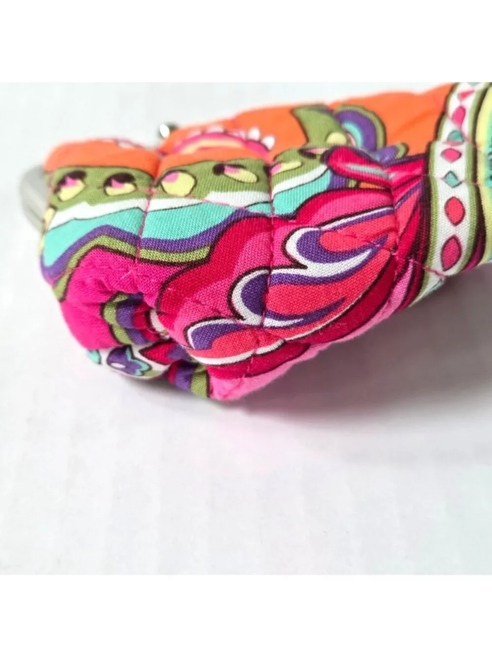 Vera Bradley Kiss Lock Coin Purse Pink Swirls Colorful Preppy Beachy Travel 5X4